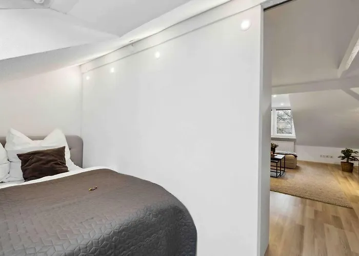 아파트 Dachgeschosstraum Ronsdorf - Naehe Dus & Dortmund & Koeln & Essen 부퍼탈