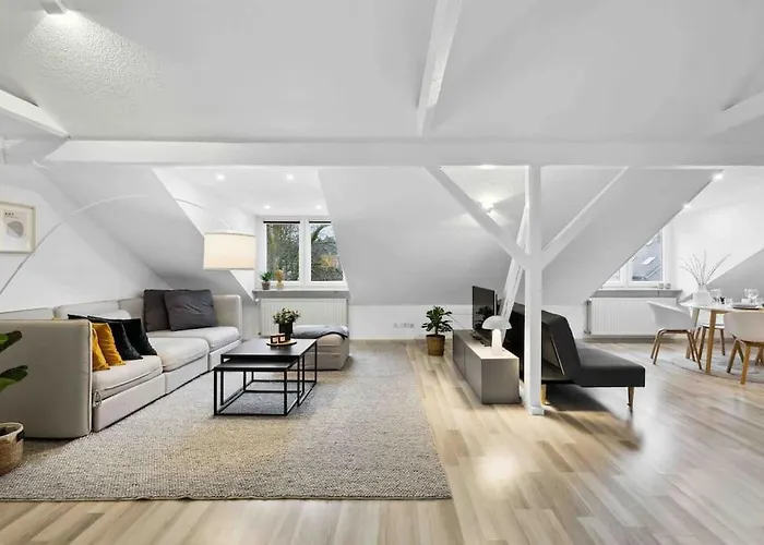 Dachgeschosstraum Ronsdorf - Naehe Dus & Dortmund & Koeln & Essen 아파트